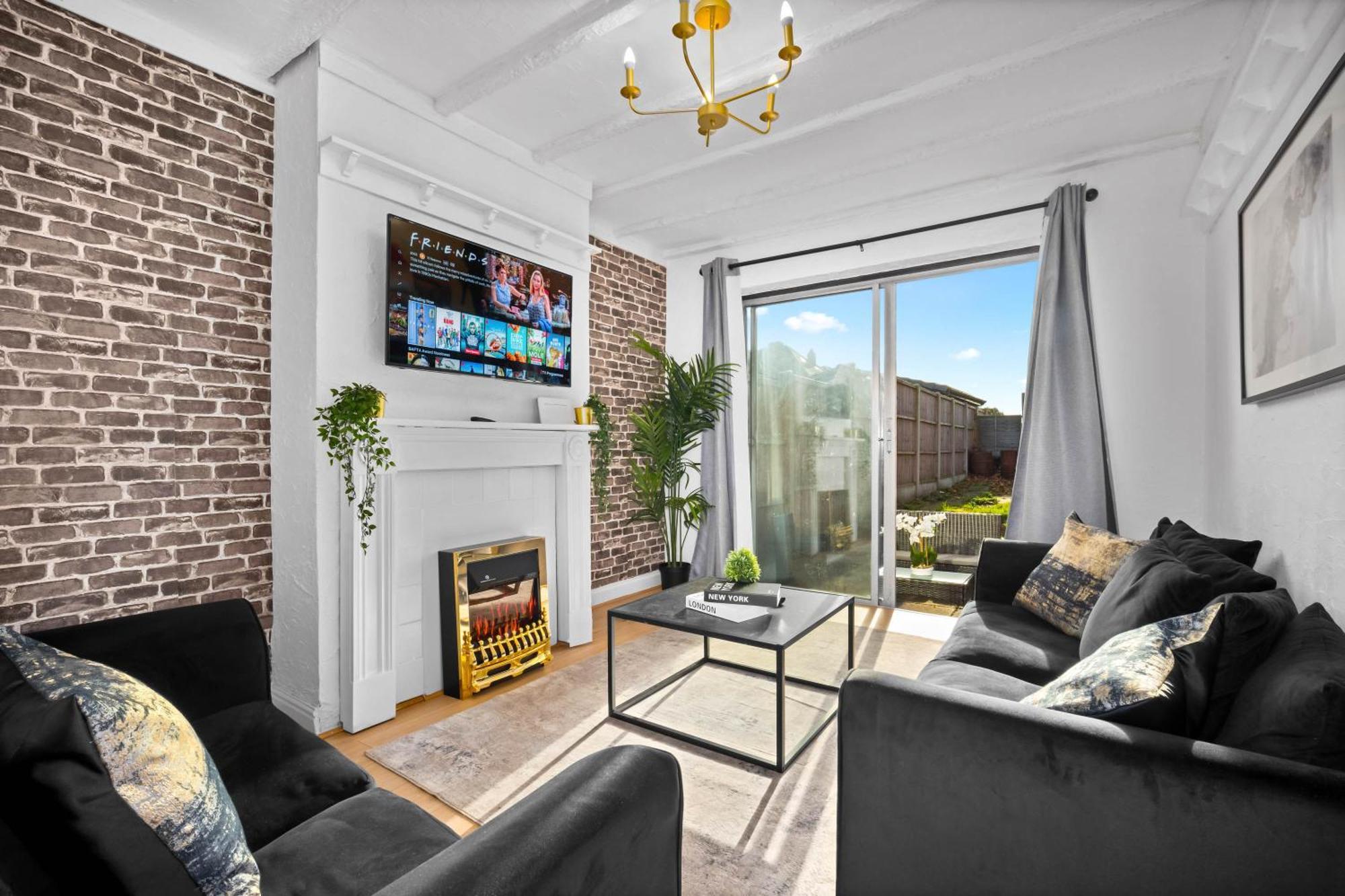 Luxury Four Bed House - Parking - Garden - Netflix 802w Holiday home Birmingham